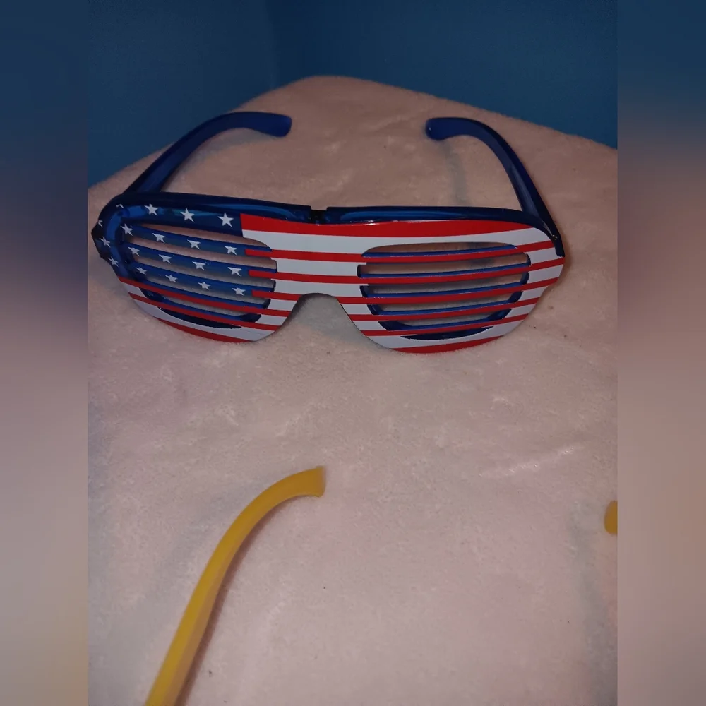 Kids Sunglasses Lot of 3 Pre-owned